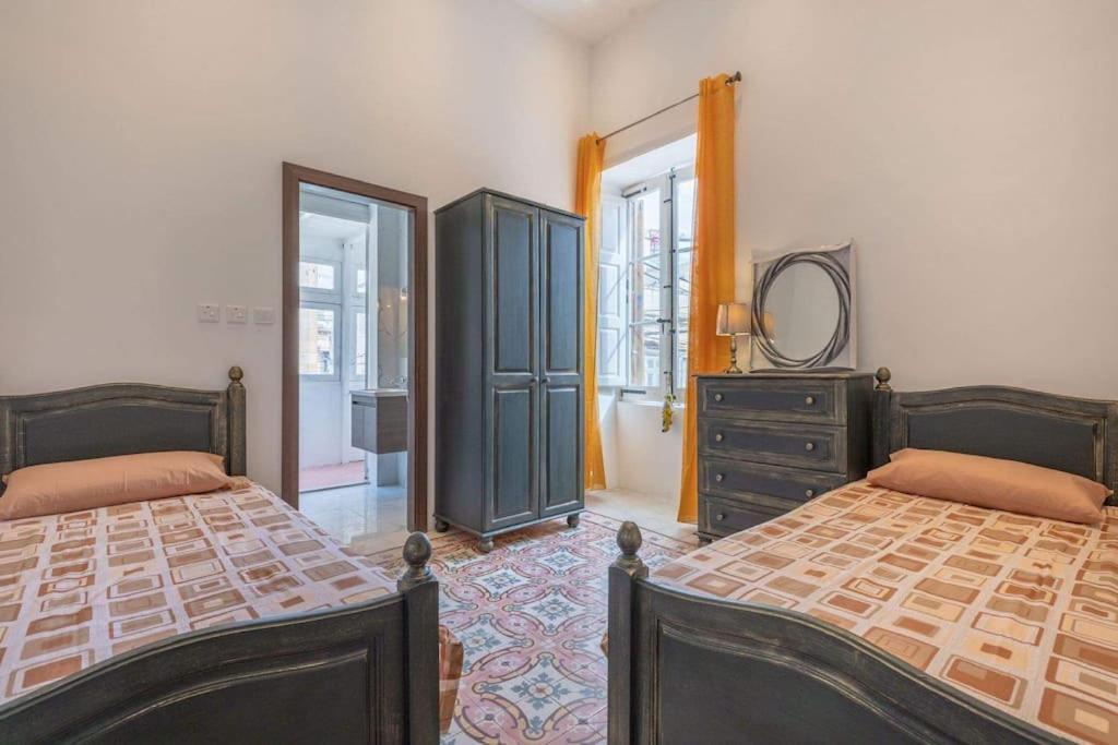Spacious 4-Bedrooms Townhouse In Tas-สลีมา ภายนอก รูปภาพ
