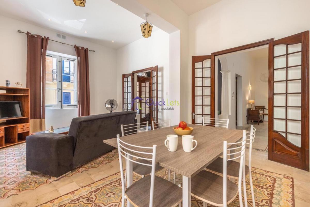 Spacious 4-Bedrooms Townhouse In Tas-สลีมา ภายนอก รูปภาพ